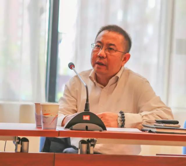 小笨鸟跨境电商平台副总裁汪志明介绍公司业务